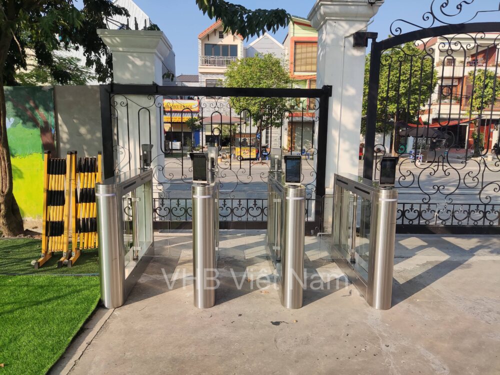 HỆ THỐNG KIỂM SOÁT RA VÀO BẰNG THẺ TỪ 6 a 17