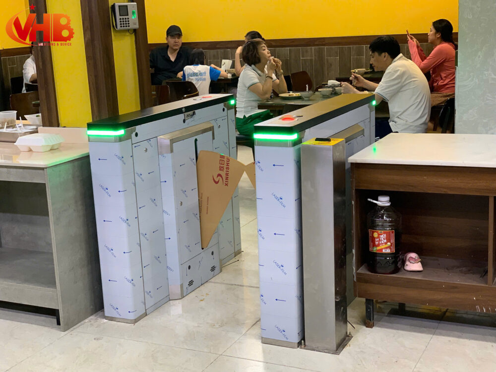 HỆ THỐNG KIỂM SOÁT RA VÀO BẰNG THẺ TỪ 2 Hệ Thống Kiểm Soát Ra Vào Bằng Thẻ Từ